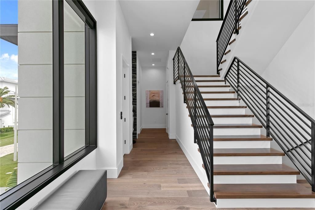 Interior, Recessed Lighting, Wood Texture Flooring
