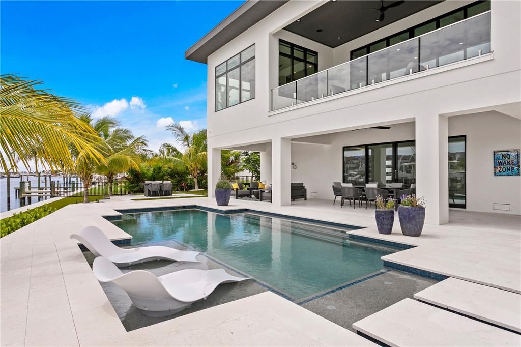 Exterior, Pool