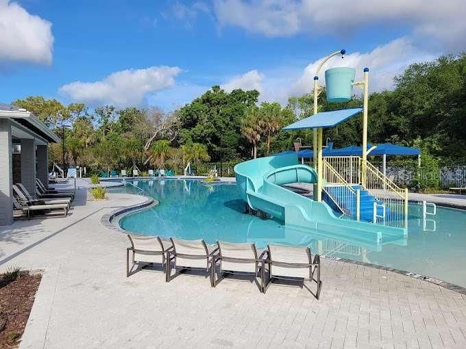 Exterior, Playground, Pool
