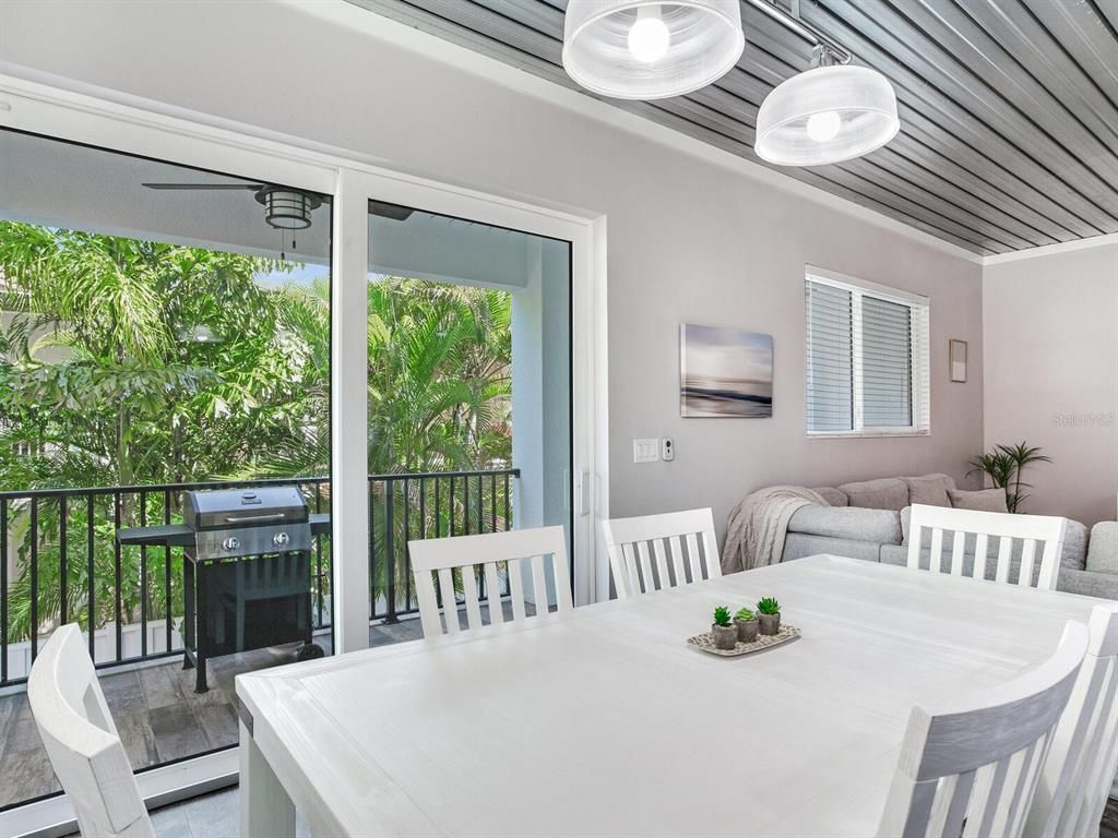 Dining room, Interior