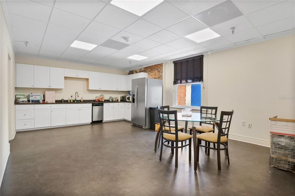 Dining room, Interior, Kitchen, Recessed Lighting