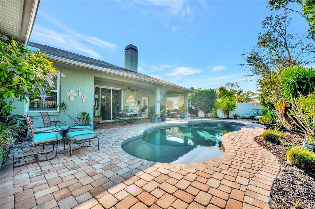 Exterior, Pool