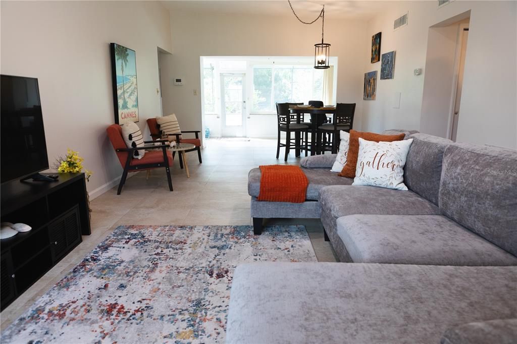 Dining room, Interior, Living room, Pendant Lights