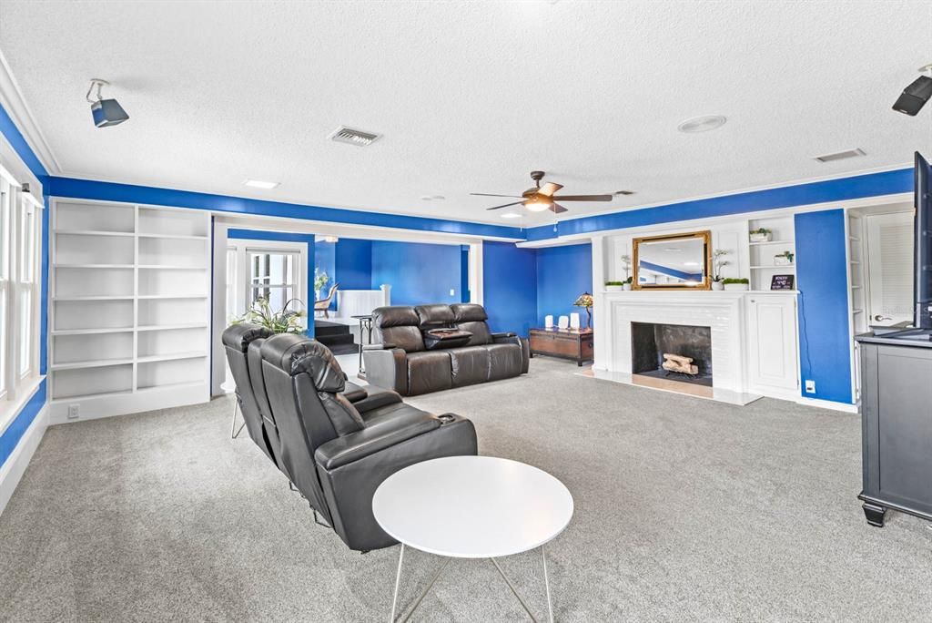 Fireplace, Interior, Living room, Recessed Lighting