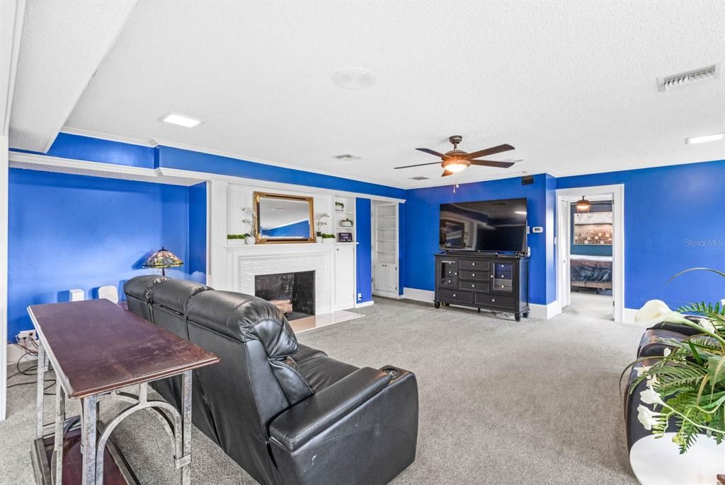 Fireplace, Interior, Living room, Recessed Lighting