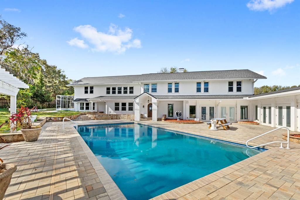Exterior, Pool