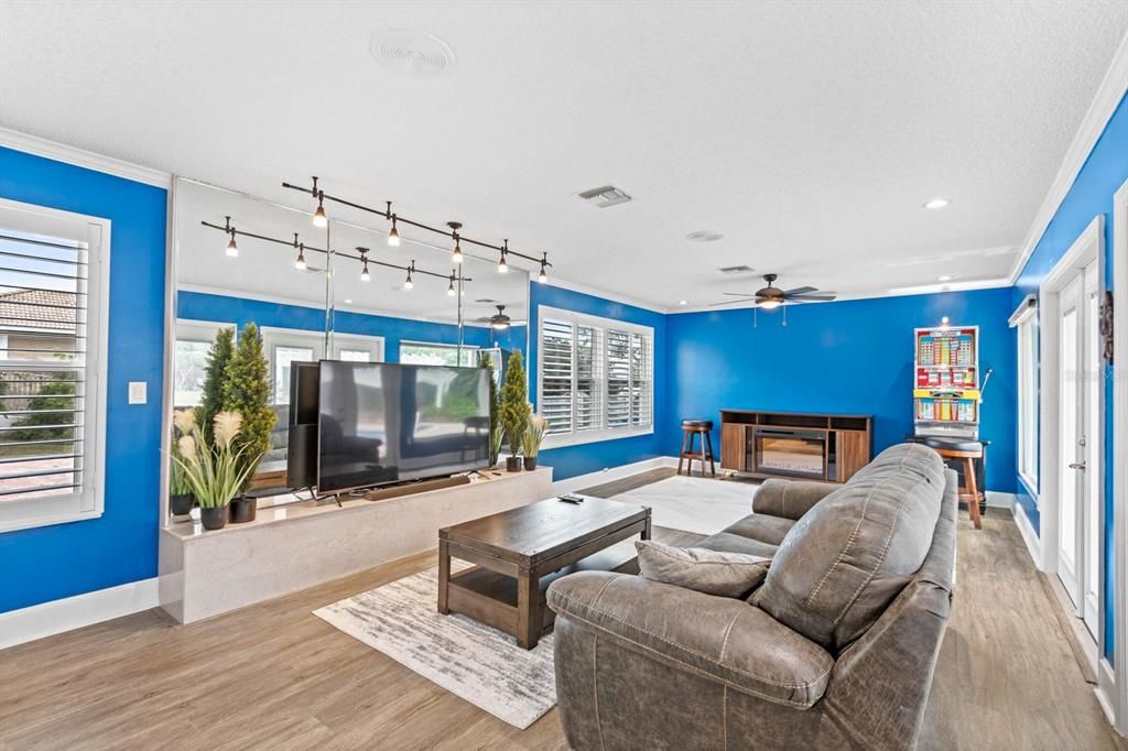 Interior, Living room, Recessed Lighting, Wood Texture Flooring