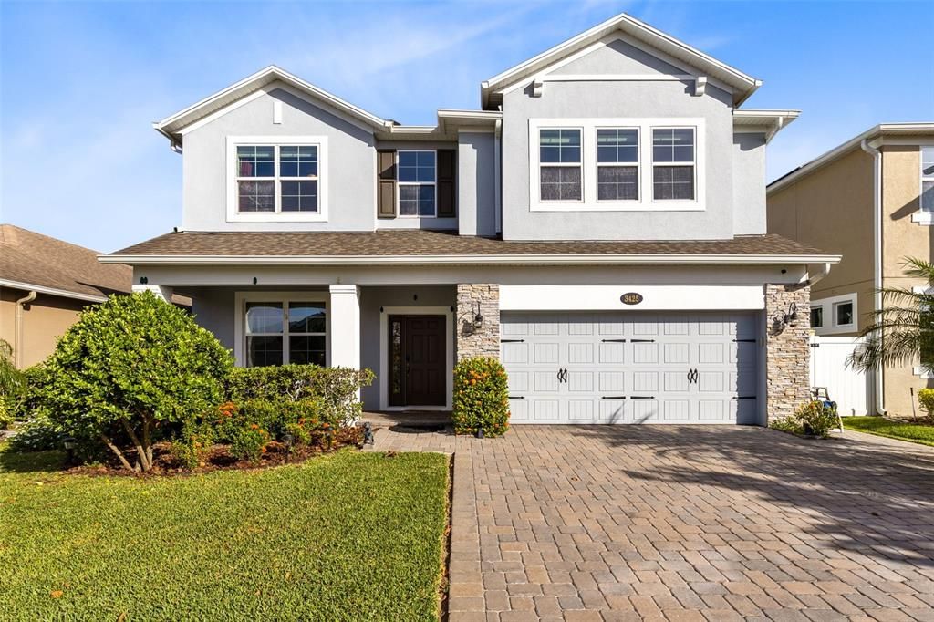 Attached, Exterior, Facade, American Craftsman