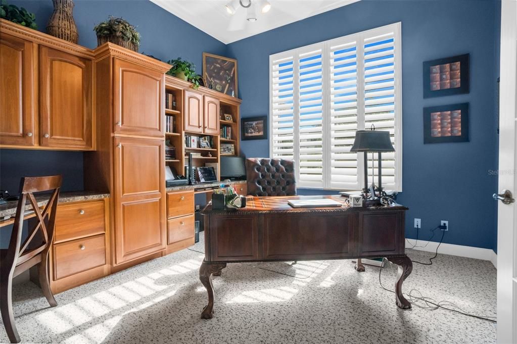 Home Office, Interior