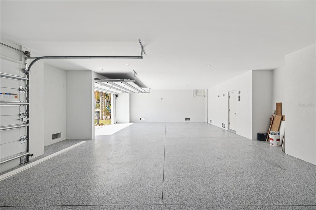 Garage, Interior