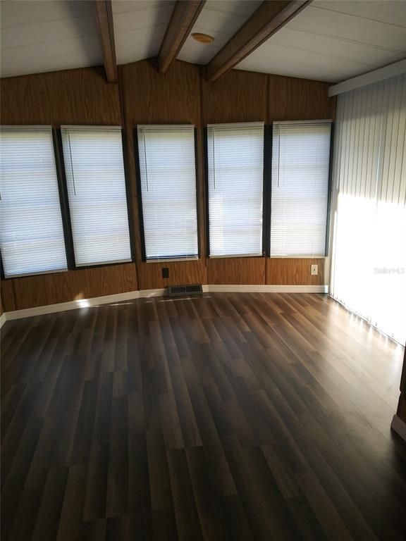 Empty room, Interior, Wooden Beams, Wood Texture Flooring
