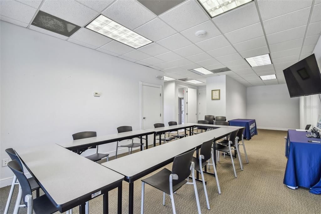 Dining room, Interior, Recessed Lighting