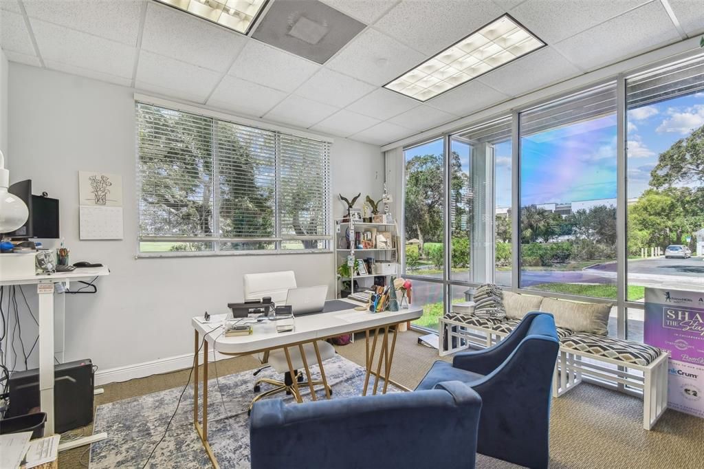 Home Office, Interior