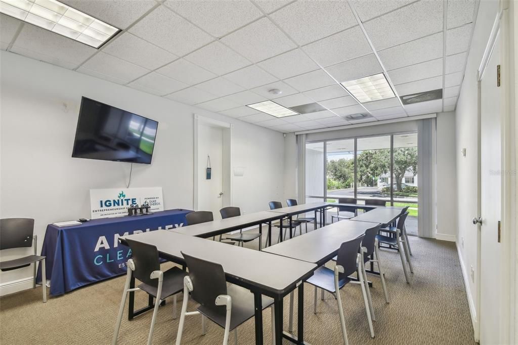 Dining room, Interior, Recessed Lighting