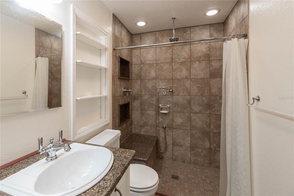 Bathroom, Interior, Recessed Lighting