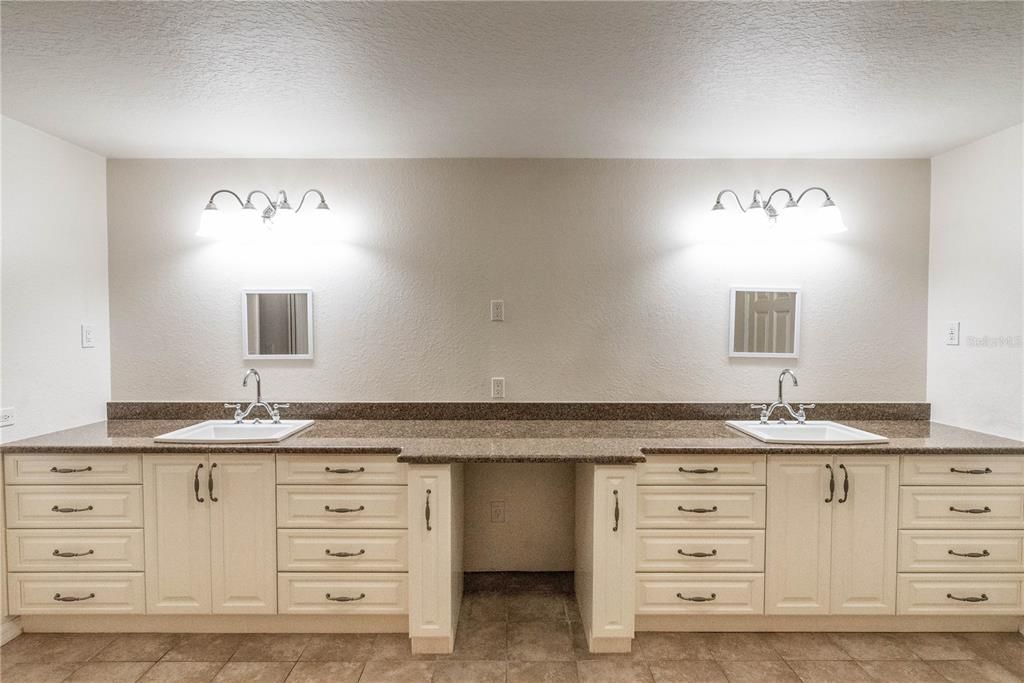 Bathroom, Dual Sink Vanities, Interior