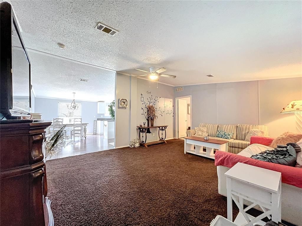 Chandelier, Dining room, Interior, Kitchen, Living room