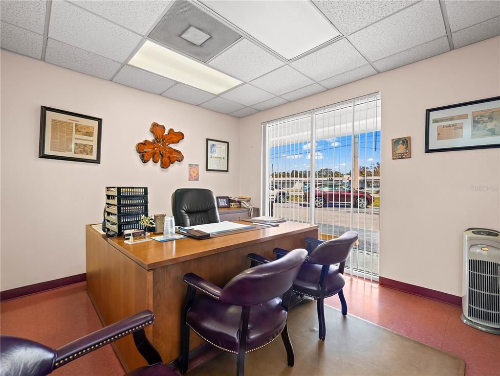 Home Office, Interior