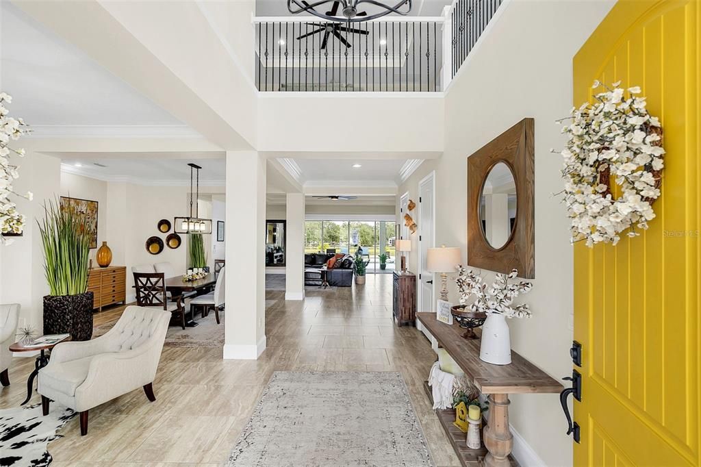 Dining room, Interior, Living room, Pendant Lights, Recessed Lighting, Wood Texture Flooring