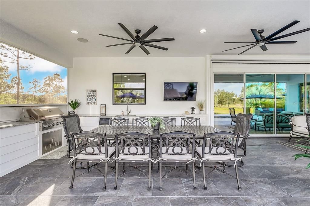 Dining room, Interior, Recessed Lighting