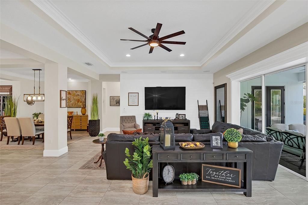 Dining room, Interior, Living room, Pendant Lights, Recessed Lighting