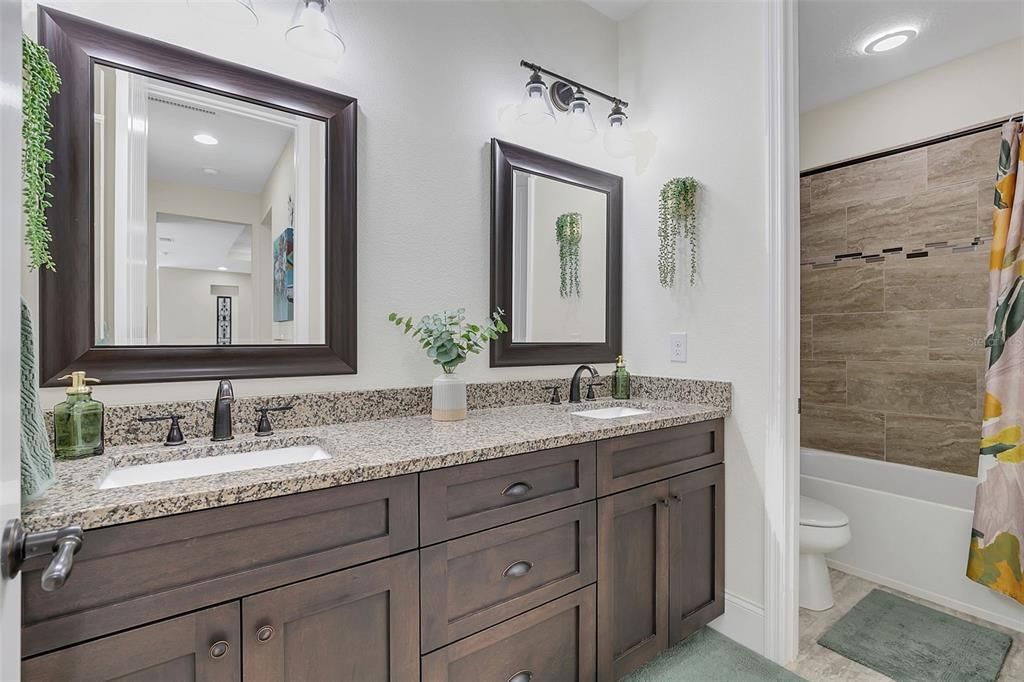 Bathroom, Dual Sink Vanities, Interior, Recessed Lighting