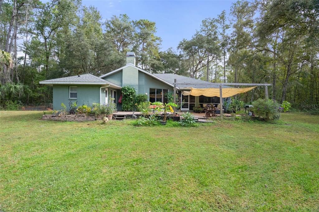 Backyard, Exterior
