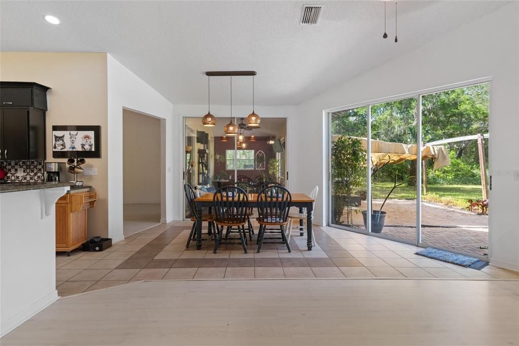 Dining room, Interior, Pendant Lights, Recessed Lighting
