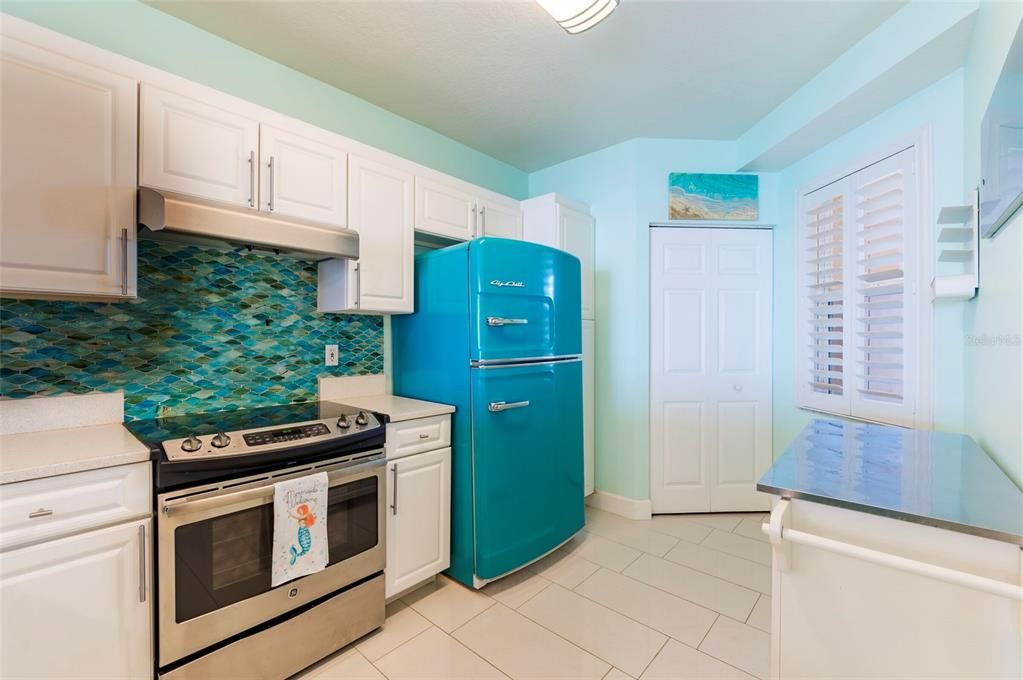 Interior, Kitchen, Stainless Steel Appliances