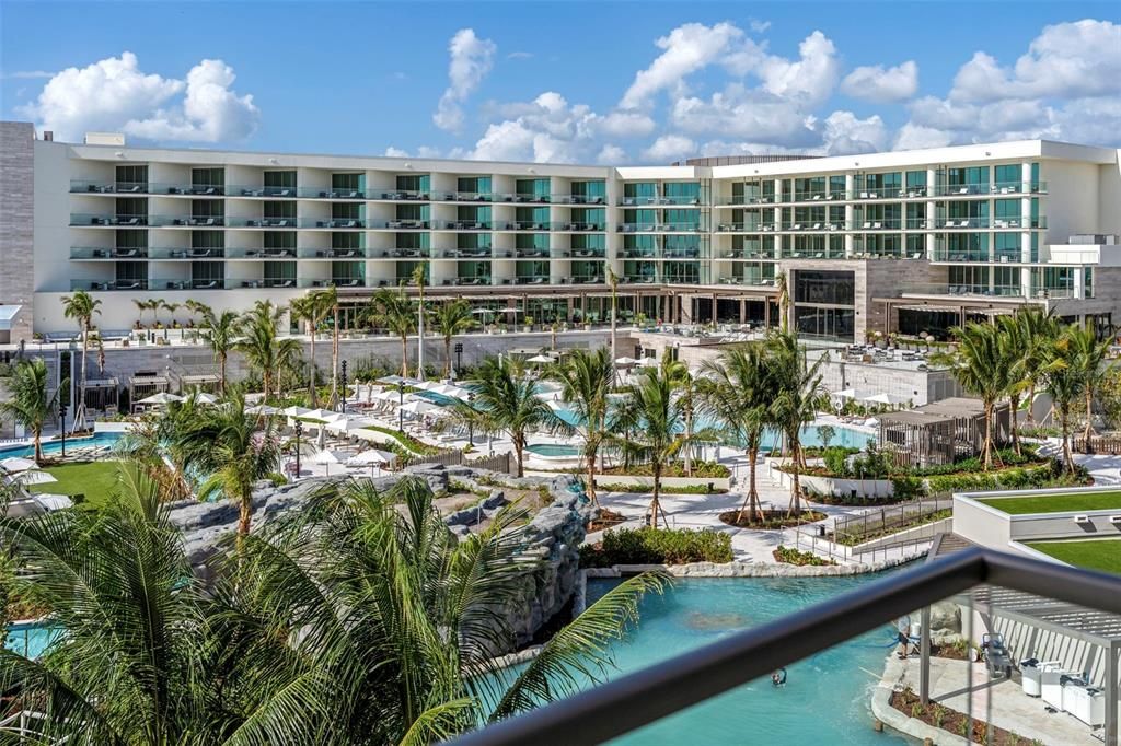 Exterior, Pool, Other