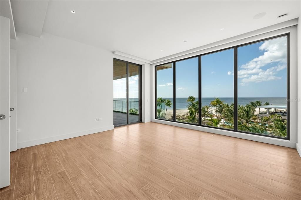 Empty room, Interior, Recessed Lighting, Water, Wood Texture Flooring