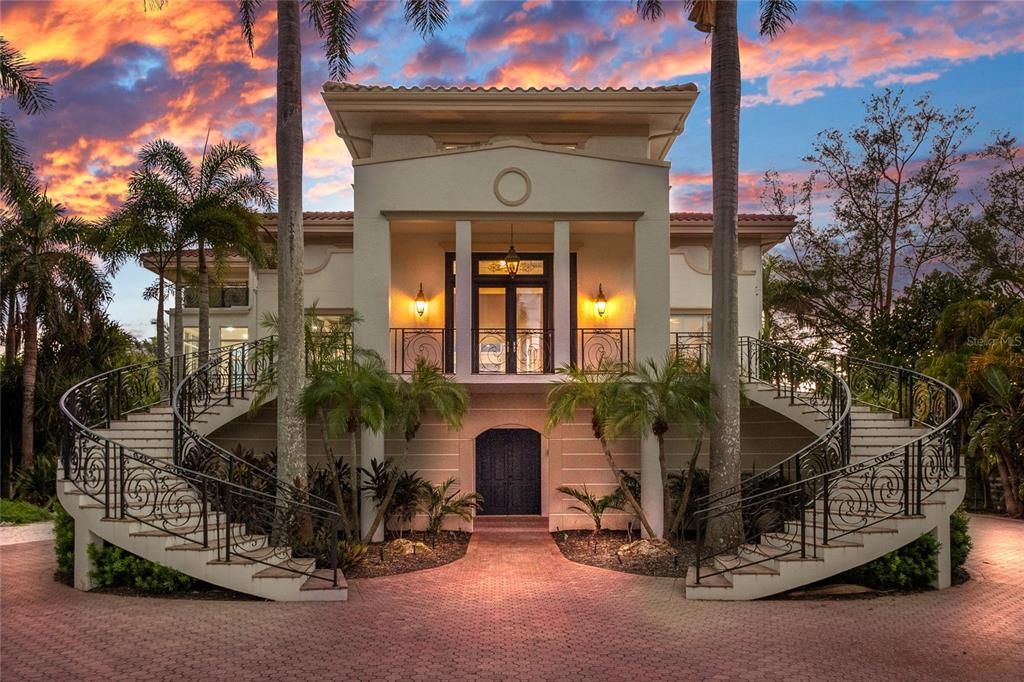Exterior, Facade, Mediterranean