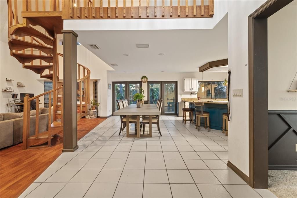 Dining room, Interior, Kitchen, Pendant Lights, Recessed Lighting, Wood Texture Flooring