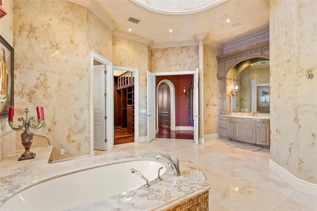 Bathroom, Interior, Recessed Lighting, Wood Texture Flooring