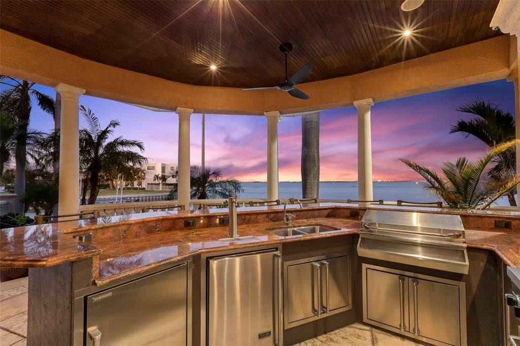 Exterior, Recessed Lighting, Water
