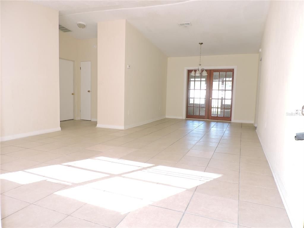 Empty room, Interior, Pendant Lights
