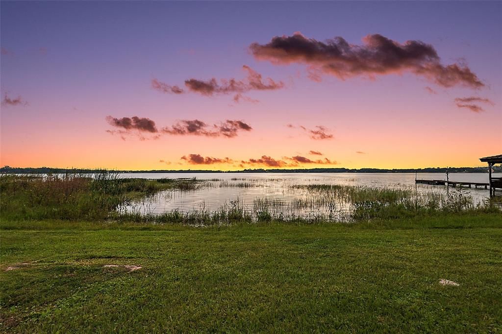 Exterior, Lake