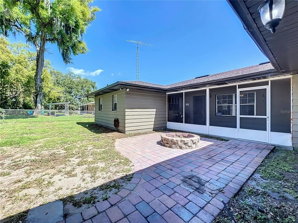 Backyard, Exterior