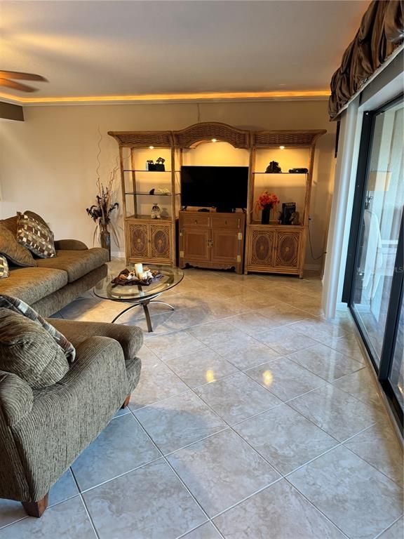 Fireplace, Interior, Living room