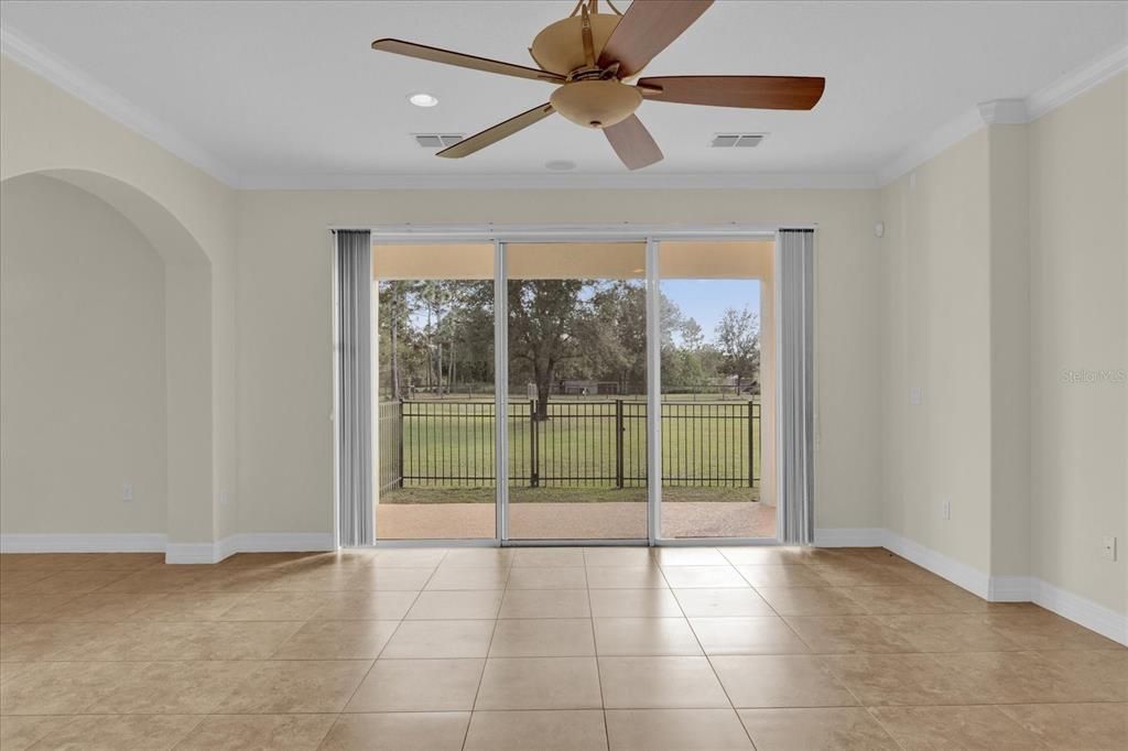 Empty room, Interior, Recessed Lighting