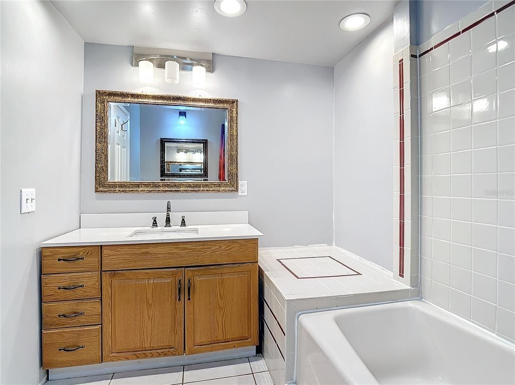 Bathroom, Interior, Recessed Lighting