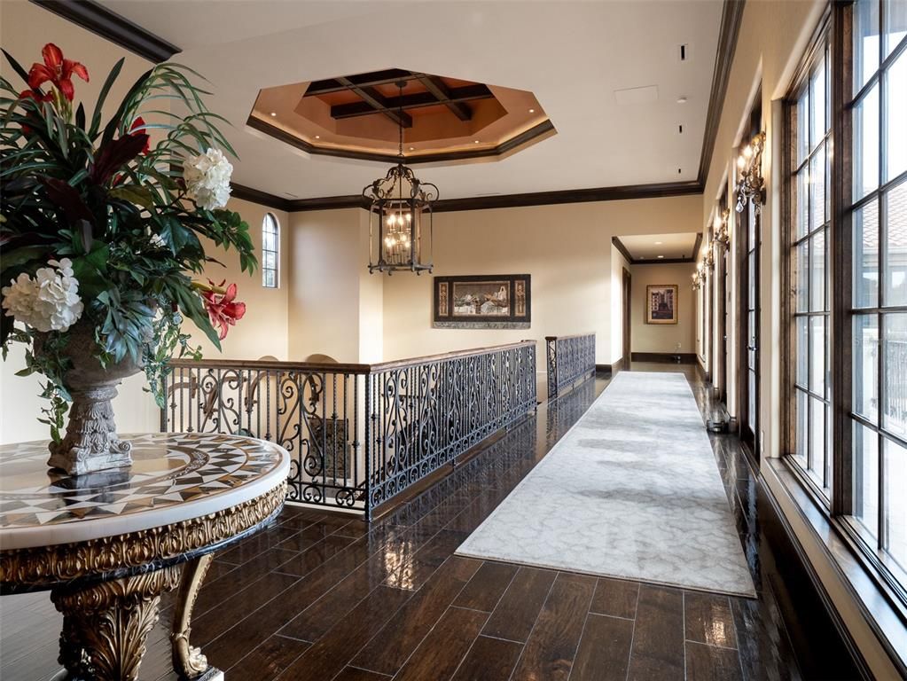 Interior, Pendant Lights, Recessed Lighting, Wood Texture Flooring