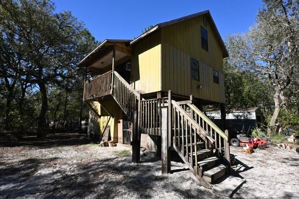 Backyard, Exterior