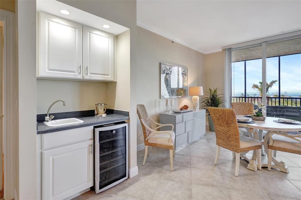 Dining room, Interior, Recessed Lighting, Water