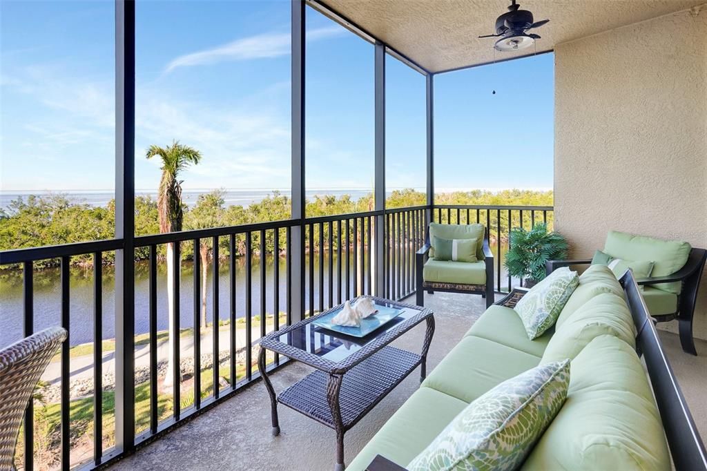 Interior, Living room, Sun Room, Water