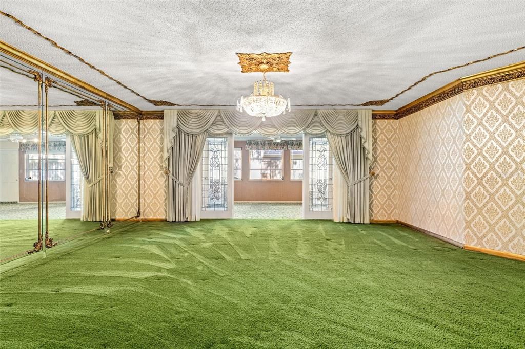 Chandelier, Empty room, Interior