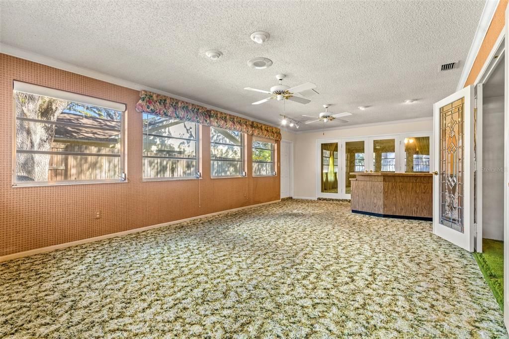 Empty room, Interior, Recessed Lighting