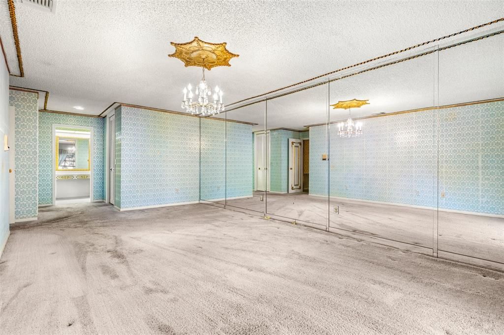 Chandelier, Empty room, Interior