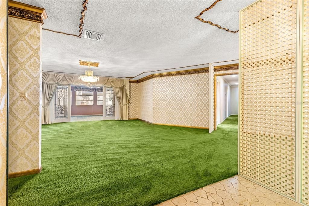 Chandelier, Empty room, Interior