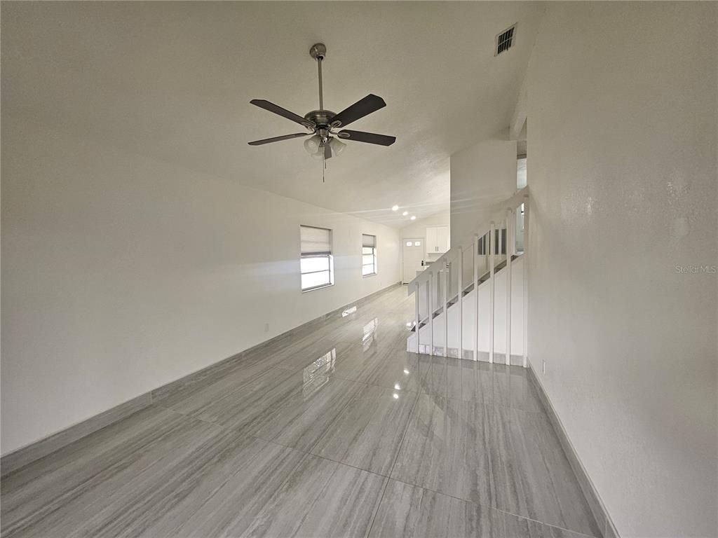 Empty room, Interior, Recessed Lighting